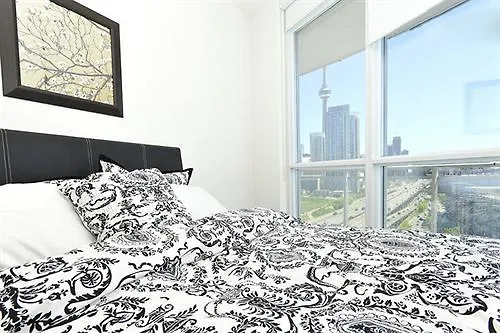 Hotel Hydewest - Dan Leckie Way Toronto