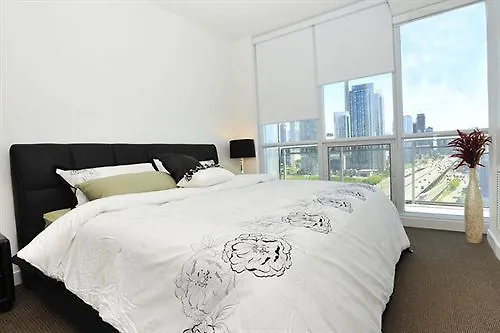 Hotel Hydewest - Dan Leckie Way Toronto