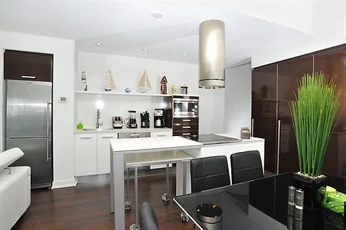 Hotel Hydewest - Dan Leckie Way Toronto 4*,  Kanada