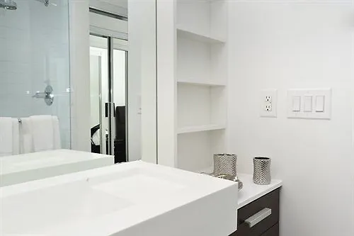 Hotel Hydewest - Dan Leckie Way Toronto Kanada